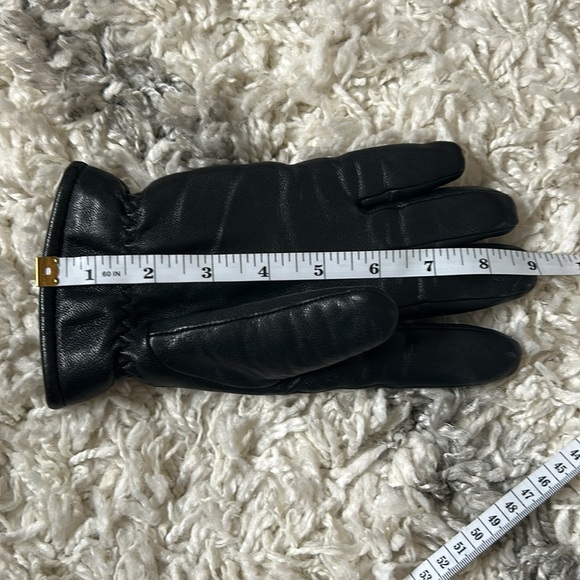 Isotoner Leathet Gloves - Picture 4 of 5